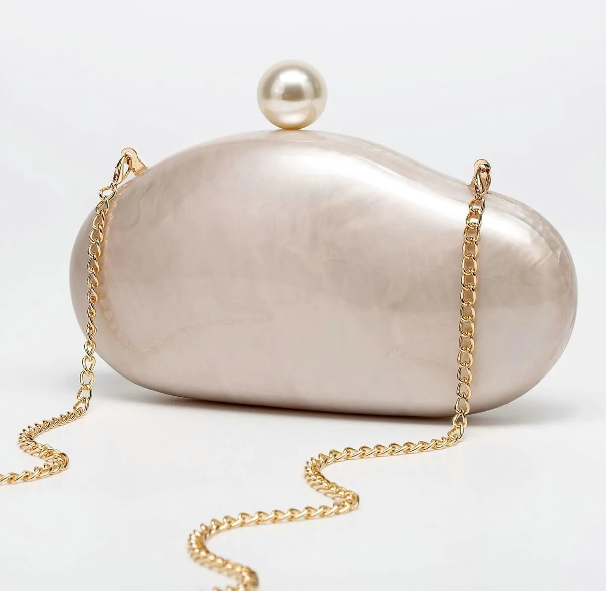 Acrylic Pearl Clutch Purses Women Shell Evening Handbag Chic Evening Clutch Bag with Chain for Party Prom Wedding