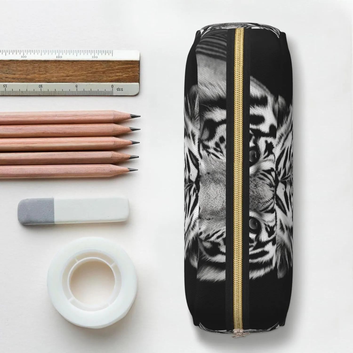 Black and white tiger Makeup Bag Travel Cosmetic Bag for Women Men Pencil Case Zipper Toiletry Bag Purse