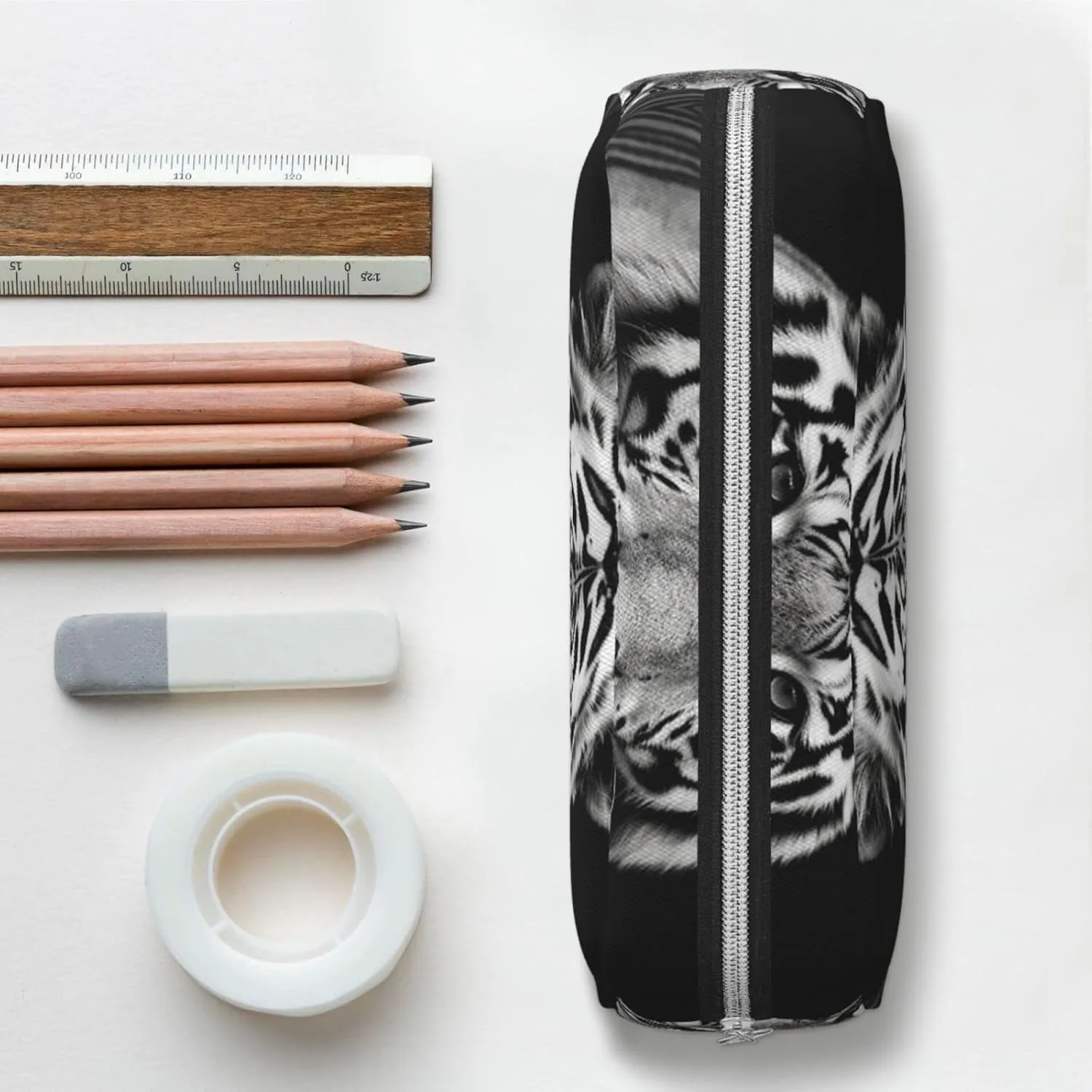 Black and white tiger Makeup Bag Travel Cosmetic Bag for Women Men Pencil Case Zipper Toiletry Bag Purse