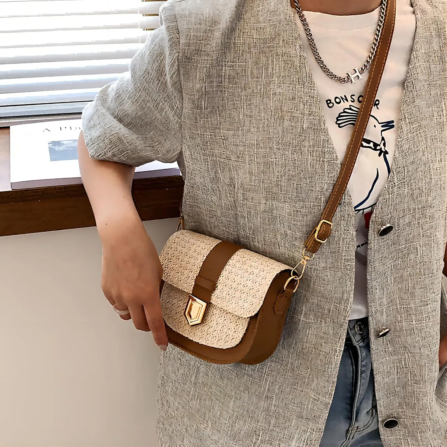 CHARMORE Crossbody Bag for Women Small Straw Beach Shoulder Bag Stylish Woven Bags Travel Handbags