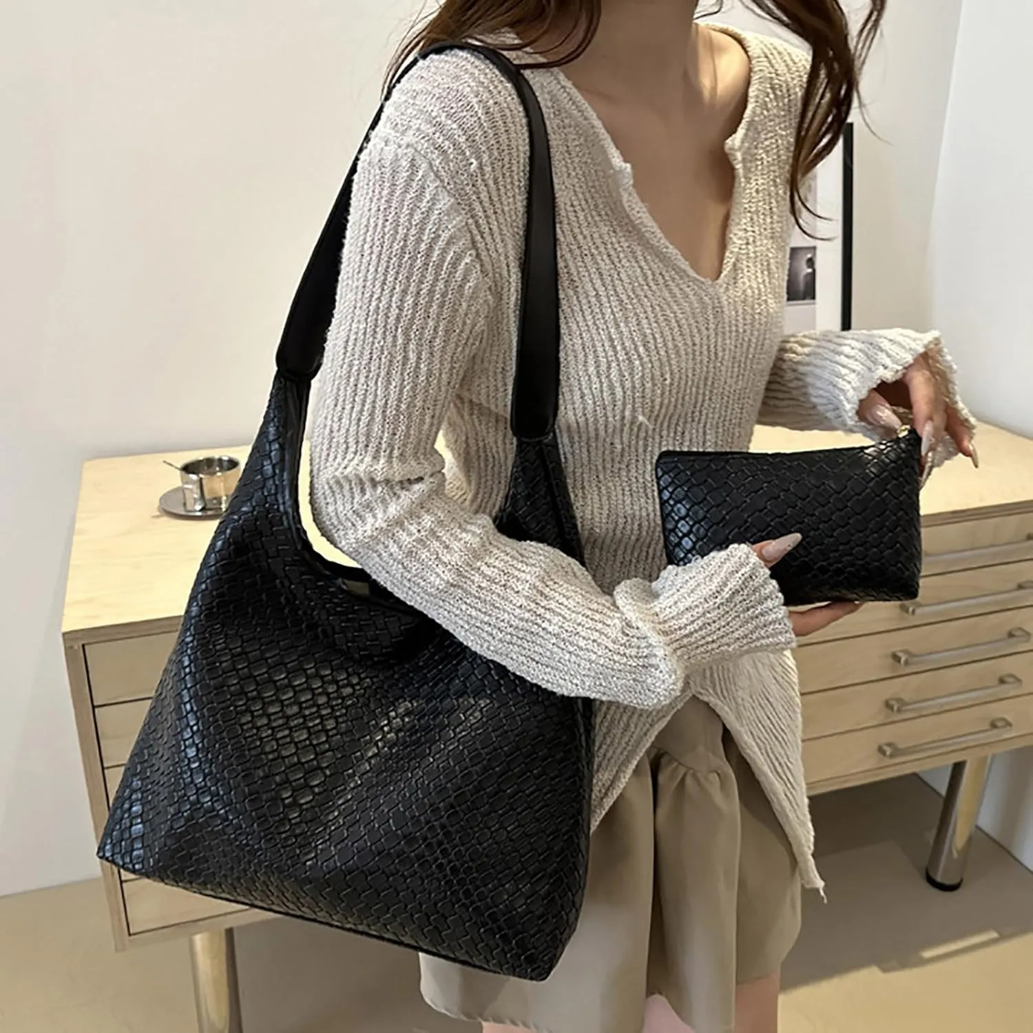 Essential Hobo Crossbody Crescent Crossbody Bag for Women Nylon Shoulder Hobo Purse with Adjustable Strap