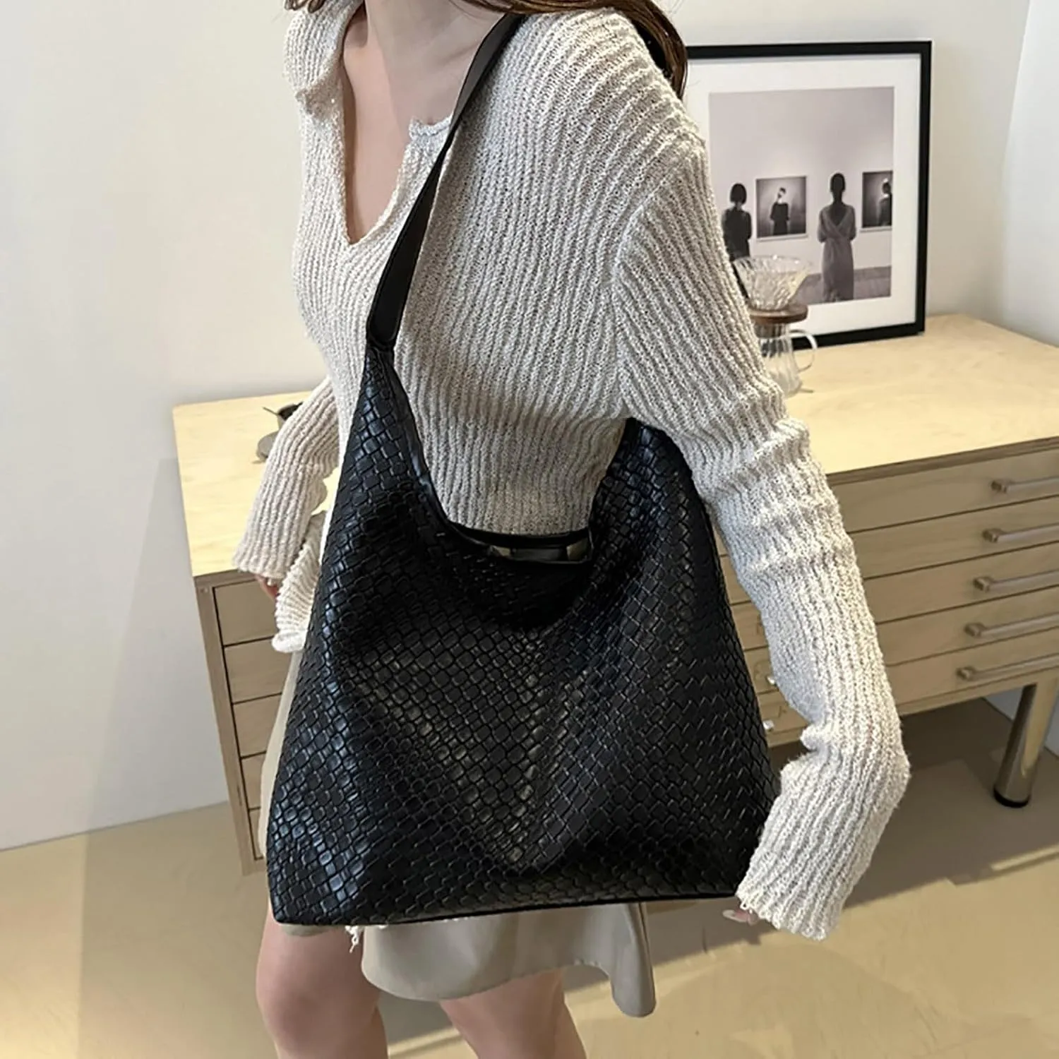 Essential Hobo Crossbody Crescent Crossbody Bag for Women Nylon Shoulder Hobo Purse with Adjustable Strap