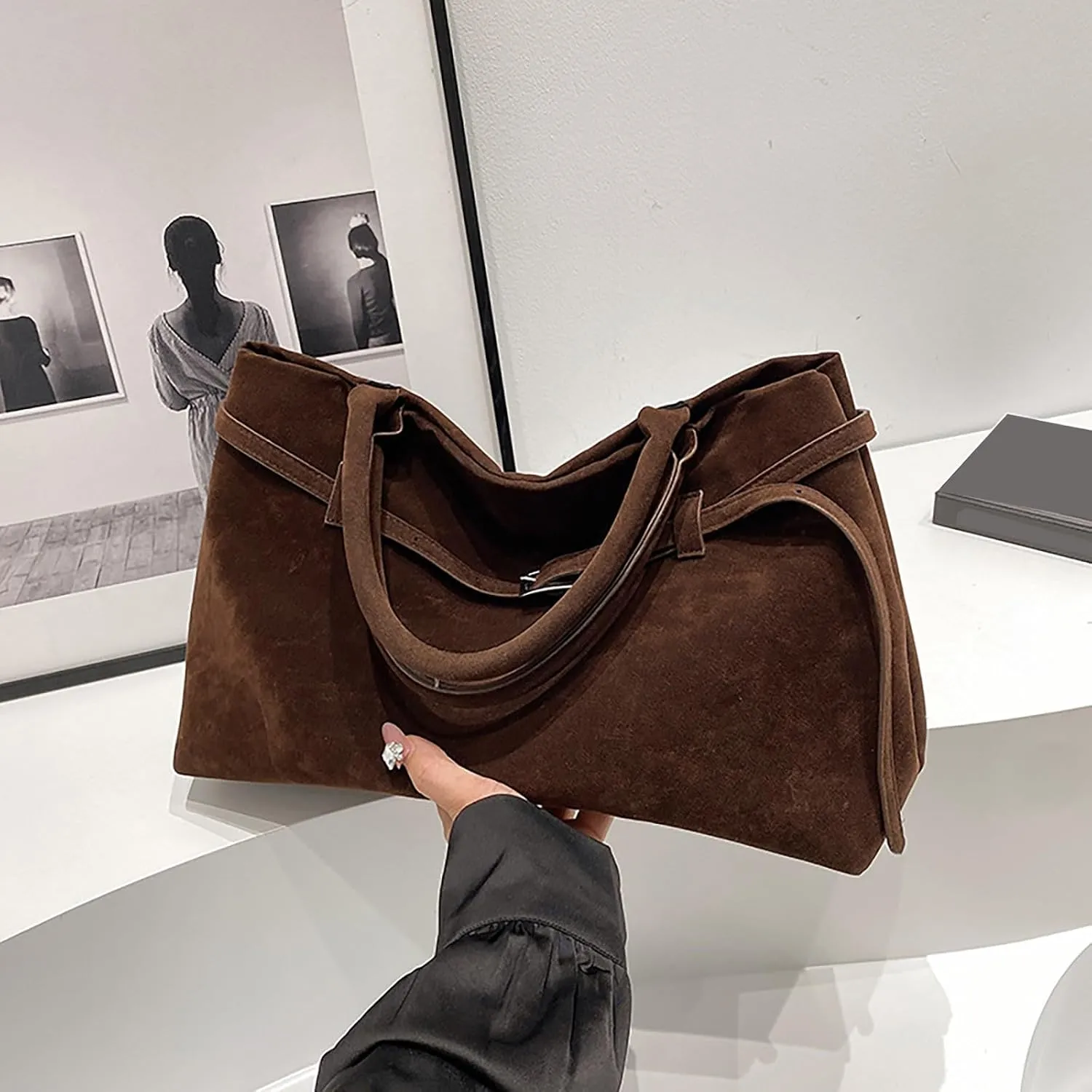 Lightweight 3 Compartment Faux Leather Medium Hobo Bag Hobo Bag, Women's Mini Handbag with Zip Closure and Woven Design
