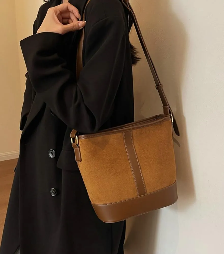 Women Stylish Suede Underarm Bag Vintage Large Capacity Hobo Bag Tote Satchel Chic Shoulder Crossbody Bag Purse with Zipper